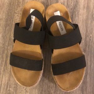 Steve Madden wedge sandals size 5 EUC